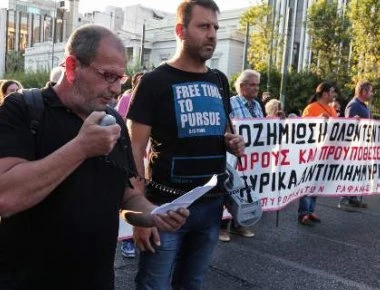 Βούτσης και Δούρου συνάντησαν μέλη της Επιτροπής Πυρόπληκτων Νέας Μάκρης-Μαραθώνα